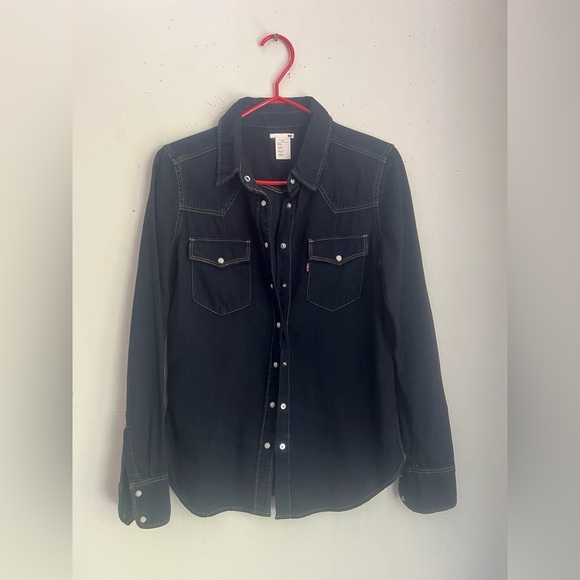 Small Levi’s Top - Picture 7 of 7